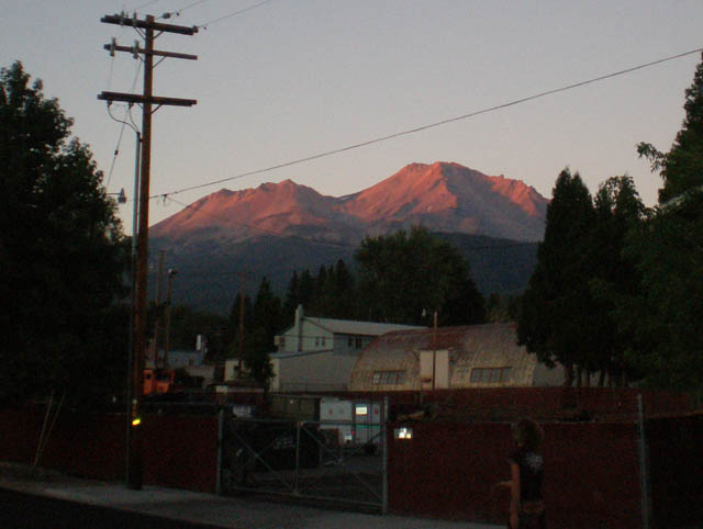 37Mt_Shasta_no_snow