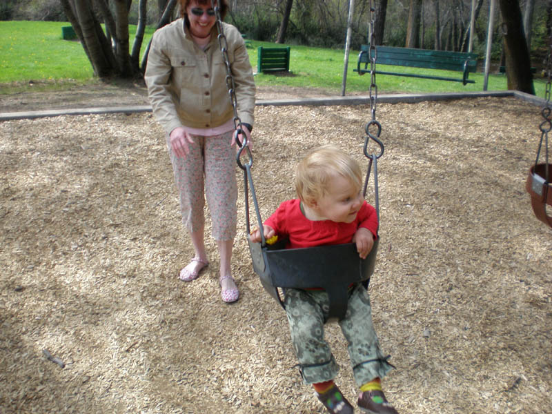 16Sue_pushes_Kayla_in_swing