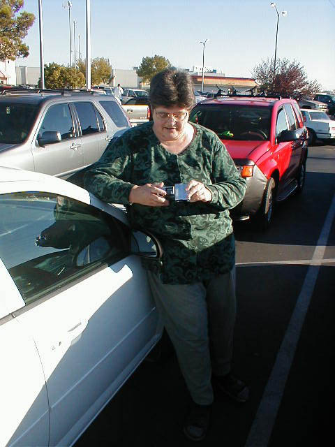 02Cindy_checking_camera