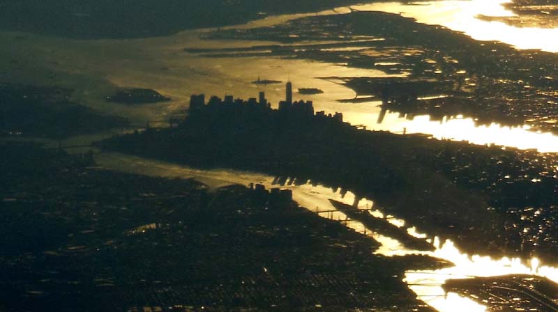 50_Zoom_shot_downtown_Manhattan_silhouette
