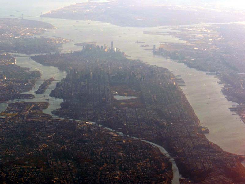 51_Aerial_zoom_shot_Manhattan_Island