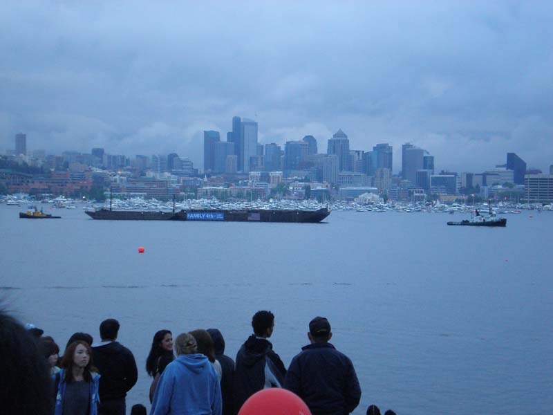 05Fireworks_barge_Lake_Union
