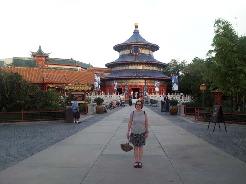105Sue_in_front_of_China_exhibit