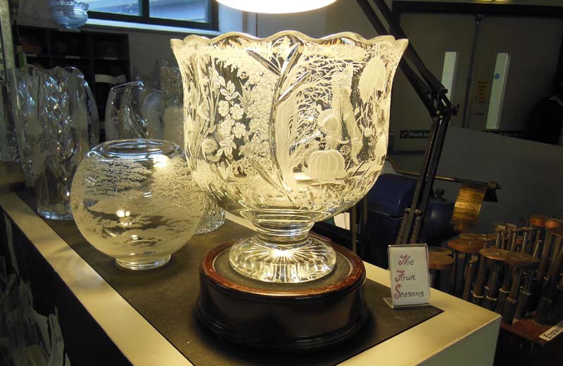 102Samples_on_display_inside_the_Waterford_Crystal_factory