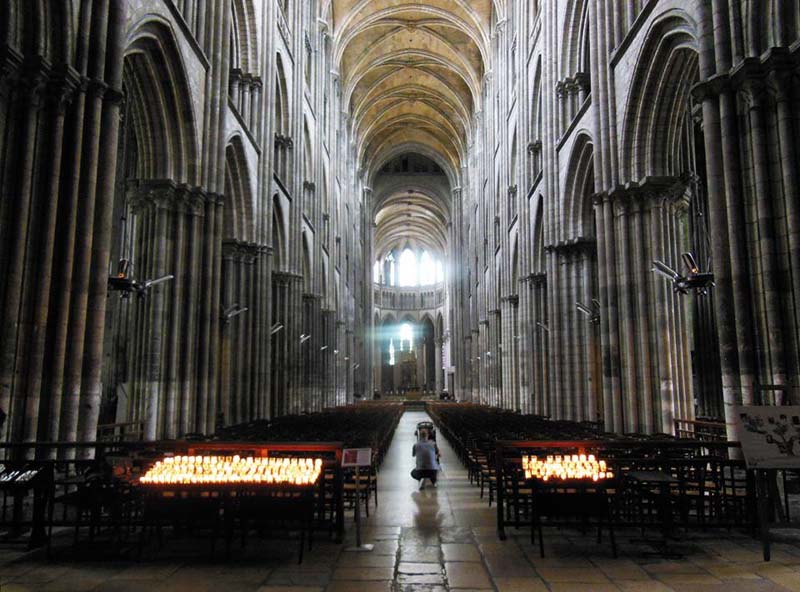 25Inside_Rouen_Cathedral_Sept13