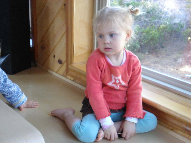 09Kayla_window