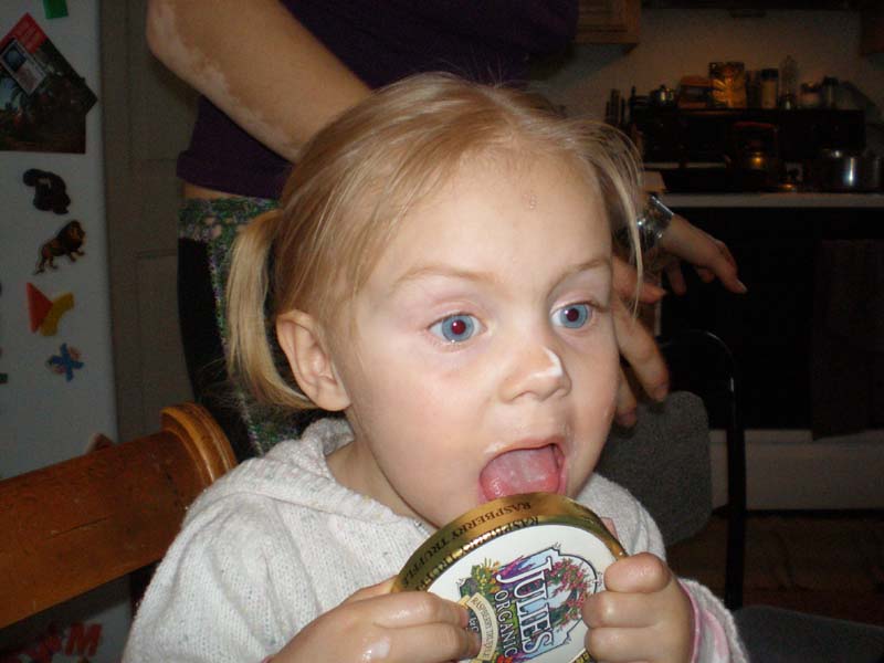 29Kayla_lick_ice_cream_lid