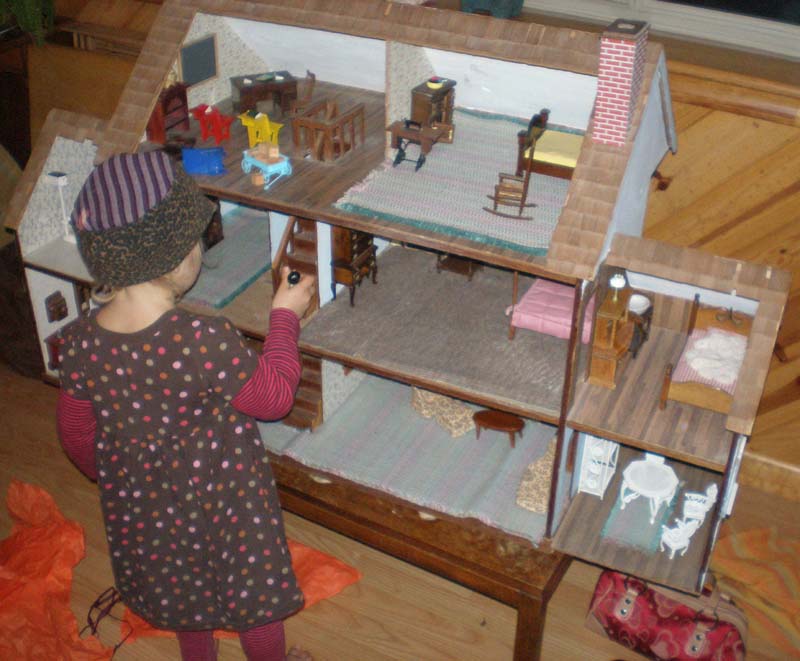48Kayla_doll_house