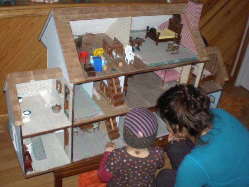 50Kayla_Ruth_doll_house