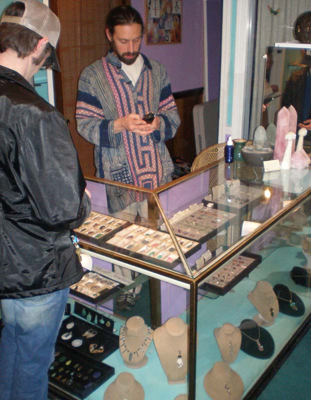 64Miguel_crystal_shop