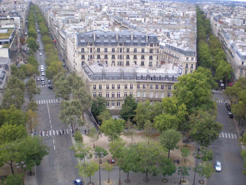 typical Paris architecture