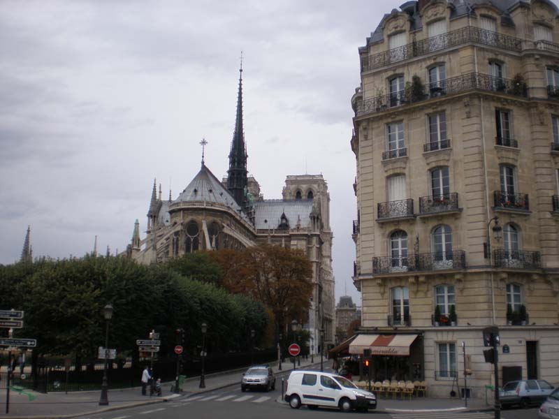 05East_of_Notre_Dame