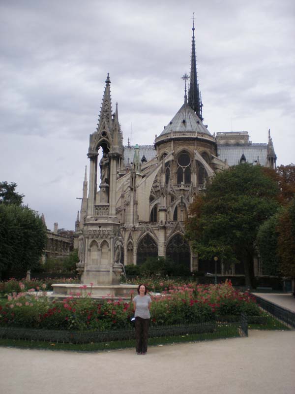 07Sue_at_Notre_Dame_garden