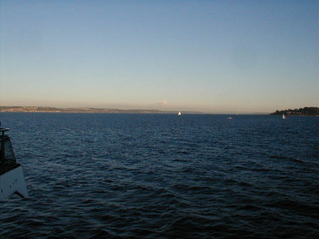 07Mt_Rainier_from_ferry