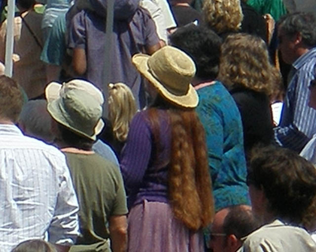 02_Zoom_shot_Amy_Saundra_Cindy