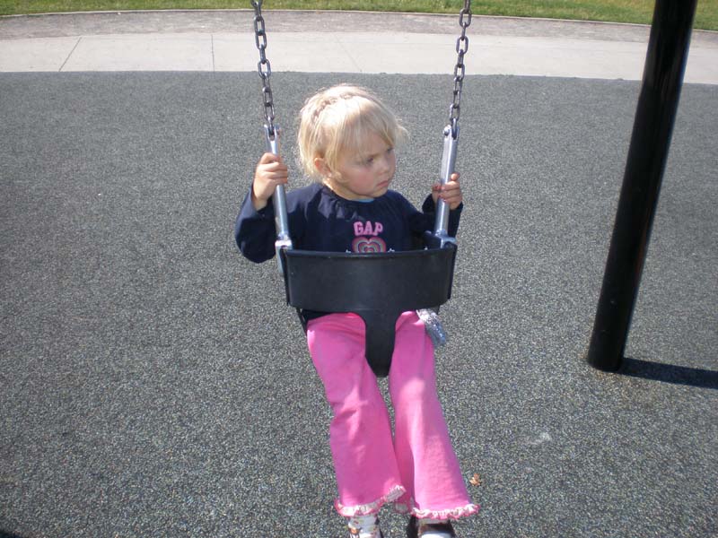09Kayla_swing