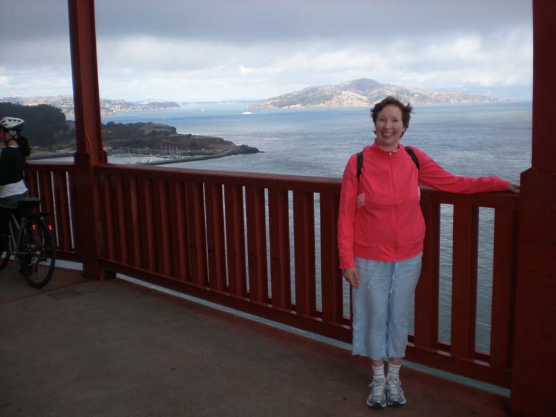 021sue_on_bridge